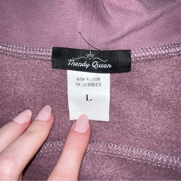 SOLD | NWOT! Trendy Queen - Scuba 1/4 Zip - Large - Picture 2 of 4